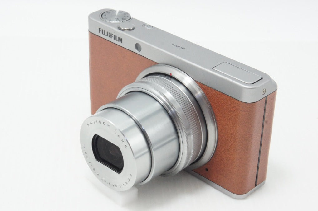FUJIFILM フジフィルム XF1 コンパクトデジタルカメラ ブラウン