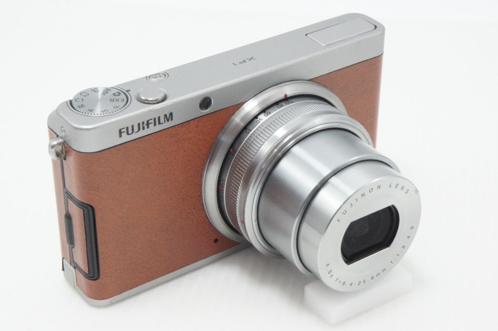 FUJIFILM フジフィルム XF1 コンパクトデジタルカメラ ブラウン