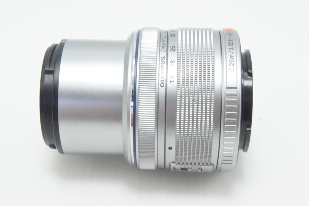 良品 OLYMPUS オリンパス M.ZUIKO DIGITAL 14-42mm F3.5-5.6 II R マイクロフォーサーズ シルバー 260625ab