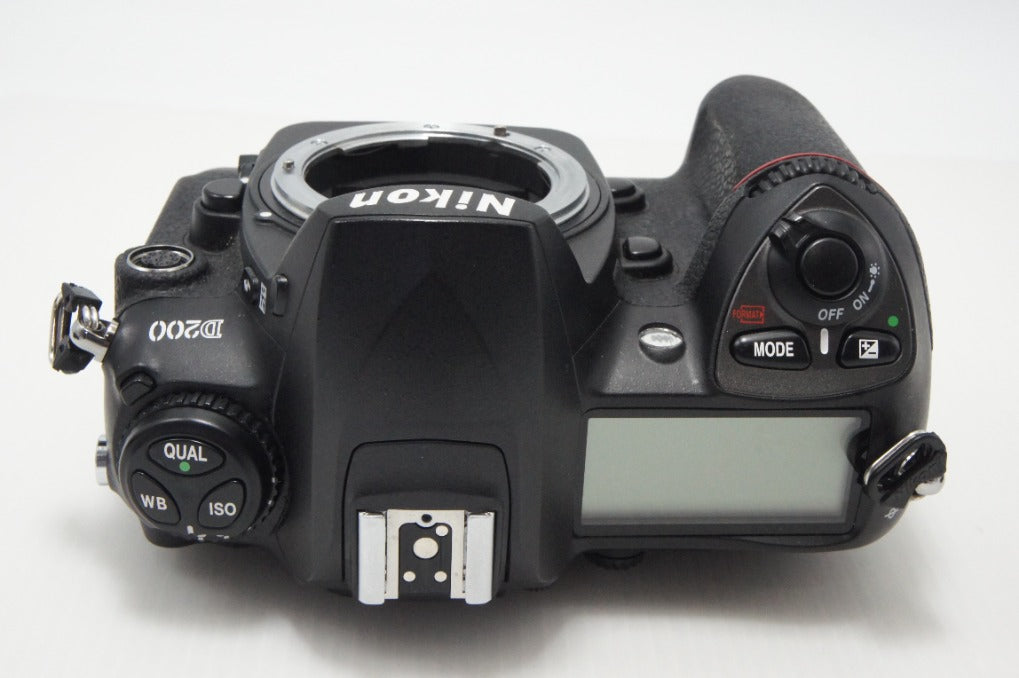 Nikon ニコン D200 ボディ デジタル一眼レフカメラ 260626m