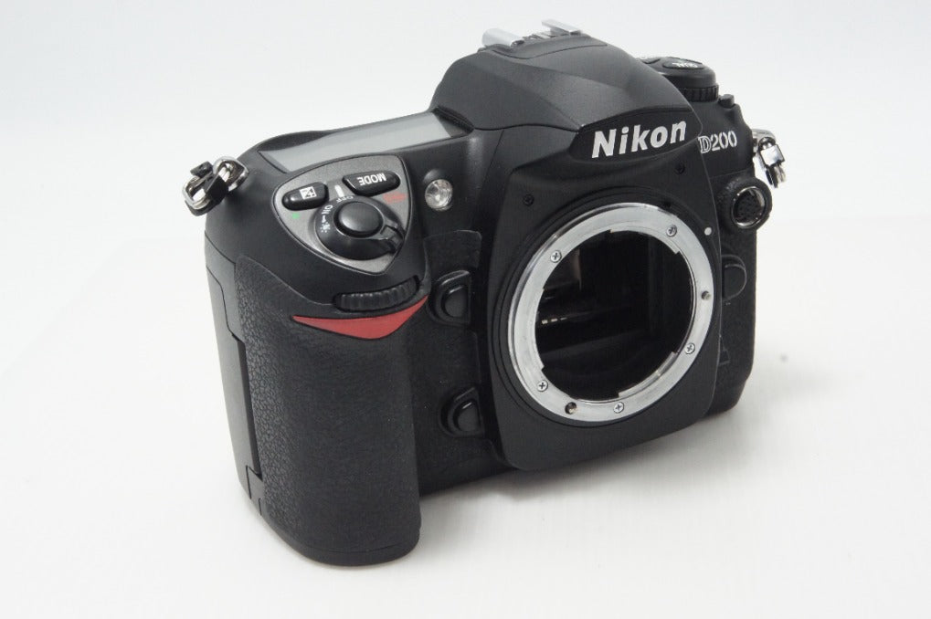 Nikon ニコン D200 ボディ デジタル一眼レフカメラ 260626m