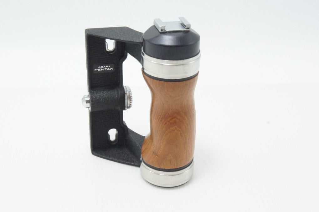 ペンタックス　PENTAX67 PENTAX6×7 ウッドグリップ　② 美品 PENTAX ペンタックス 6X7 & 67用 ウッドグリップ 260629f