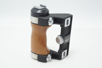 美品 PENTAX ペンタックス 6X7 & 67用 ウッドグリップ 260629f