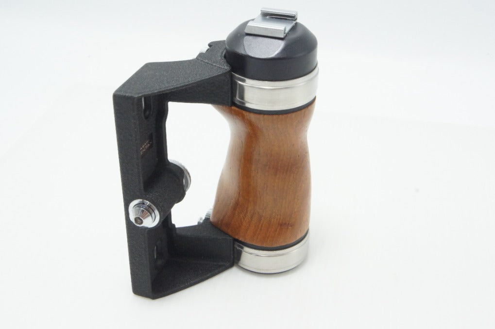 美品 PENTAX ペンタックス 6X7 & 67用 ウッドグリップ 260629f