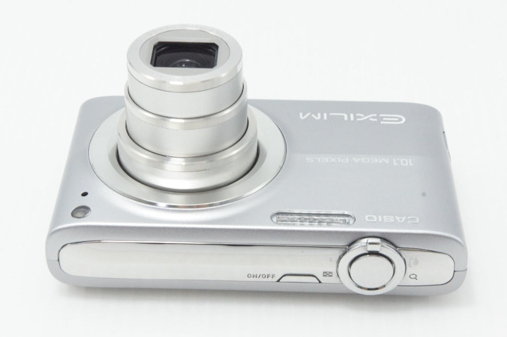 美品 CASIO カシオ EXILIM EX-Z200 コンパクトデジタルカメラ シルバー