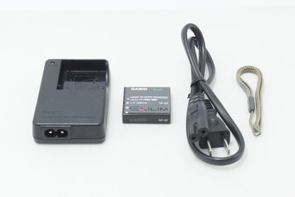 美品 CASIO カシオ EXILIM EX-Z200 コンパクトデジタルカメラ シルバー 260630j