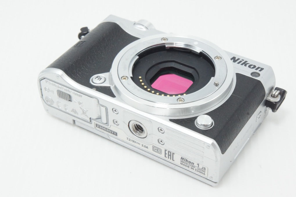 良品 Nikon ニコン 1 J5 ボディ ミラーレス一眼カメラ シルバー 260630u