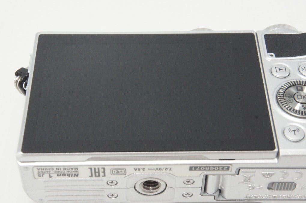 良品 Nikon ニコン 1 J5 ボディ ミラーレス一眼カメラ シルバー 260630u