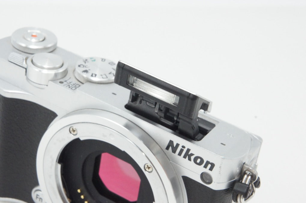 良品 Nikon ニコン 1 J5 ボディ ミラーレス一眼カメラ シルバー 260630u