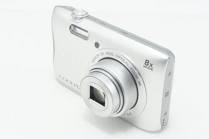 美品 Nikon ニコン COOLPIX S3700 コンパクトデジタルカメラ シルバー 元箱付 260701a