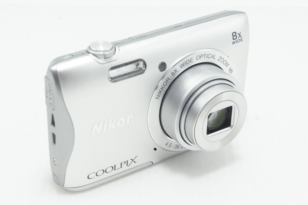美品 Nikon ニコン COOLPIX S3700 コンパクトデジタルカメラ シルバー 元箱付 260701a