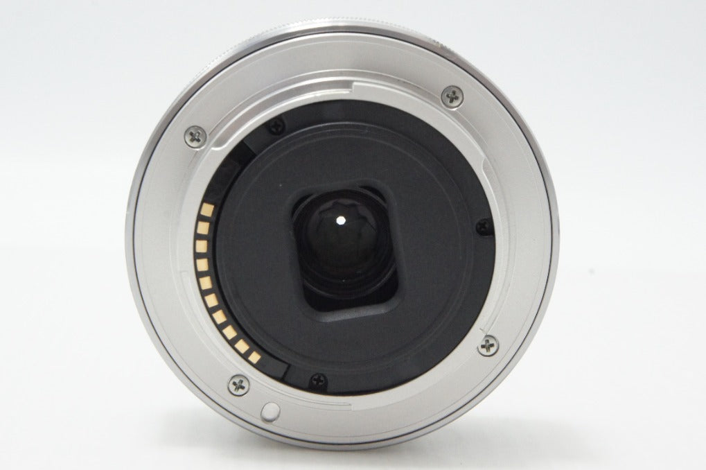 美品 SONY ソニー E 16mm F2.8 SEL16F28 単焦点レンズ シルバー Eマウント APS-C 260701af