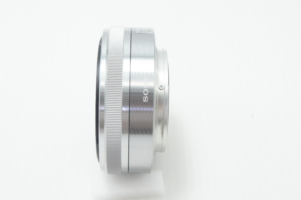 Excellent condition SONY E 16mm F2.8 SEL16F28 Prime Lens Silver E