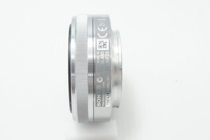 美品 SONY ソニー E 16mm F2.8 SEL16F28 単焦点レンズ シルバー Eマウント APS-C 260701af