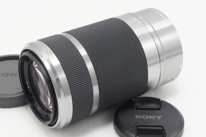 美品 SONY ソニー E 55-210mm F4.5-6.3 OSS SEL55210 シルバー Eマウント APS-C ズームレンズ フード付 260701ag