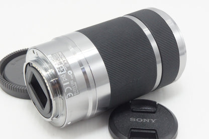 美品 SONY ソニー E 55-210mm F4.5-6.3 OSS SEL55210 シルバー Eマウント APS-C ズームレンズ フード付 260701ag