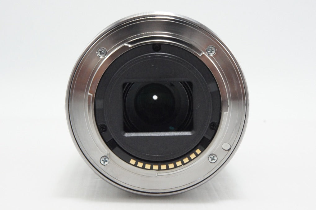 美品 SONY ソニー E 55-210mm F4.5-6.3 OSS SEL55210 シルバー Eマウント APS-C ズームレンズ フード付 260701ag
