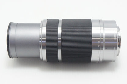 美品 SONY ソニー E 55-210mm F4.5-6.3 OSS SEL55210 シルバー Eマウント APS-C ズームレンズ フード付 260701ag