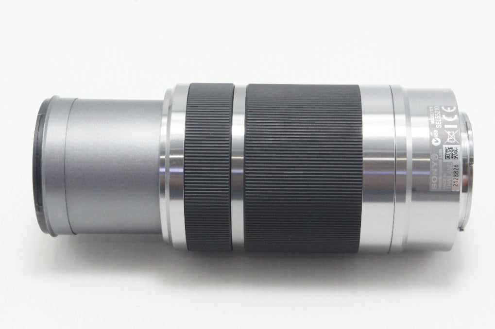 美品 SONY ソニー E 55-210mm F4.5-6.3 OSS SEL55210 シルバー Eマウント APS-C ズームレンズ フード付 260701ag