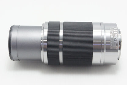 美品 SONY ソニー E 55-210mm F4.5-6.3 OSS SEL55210 シルバー Eマウント APS-C ズームレンズ フード付 260701ag
