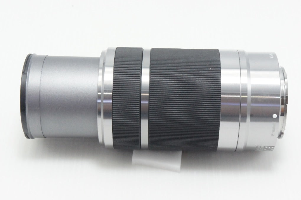 美品 SONY ソニー E 55-210mm F4.5-6.3 OSS SEL55210 シルバー Eマウント APS-C ズームレンズ フード付 260701ag