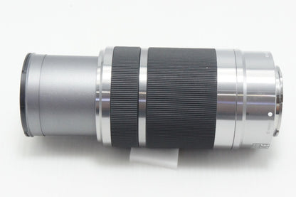 美品 SONY ソニー E 55-210mm F4.5-6.3 OSS SEL55210 シルバー Eマウント APS-C ズームレンズ フード付 260701ag