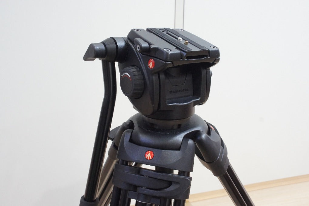 良品 Manfrotto マンフロット 546B 三脚 + 501HDV 雲台 バッグ付 260701h