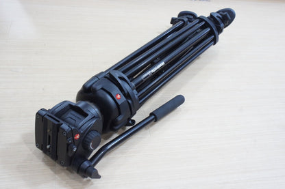 良品 Manfrotto マンフロット 546B 三脚 + 501HDV 雲台 バッグ付 260701h