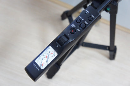 美品 SONY ソニー リモコン三脚 VCT-VPR1 ケース付 260701w