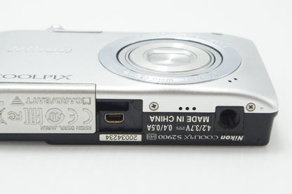Nikon ニコン COOLPIX S2900 コンパクトデジタルカメラ シルバー 260702d
