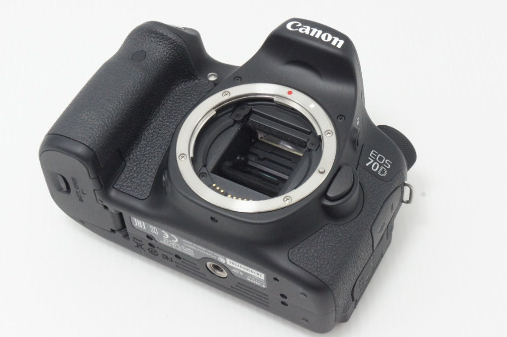 新品級 Canon キヤノン EOS 70D ボディ デジタル一眼レフカメラ 260702k