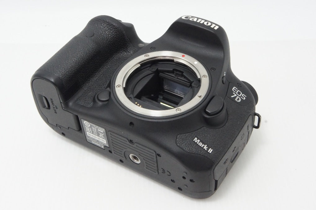 美品 Canon キヤノン EOS 7D Mark II ボディ デジタル一眼レフカメラ 260702j