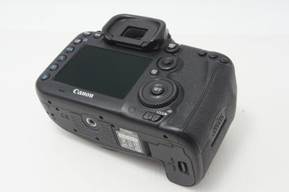 美品 Canon キヤノン EOS 7D Mark II ボディ デジタル一眼レフカメラ 260702j