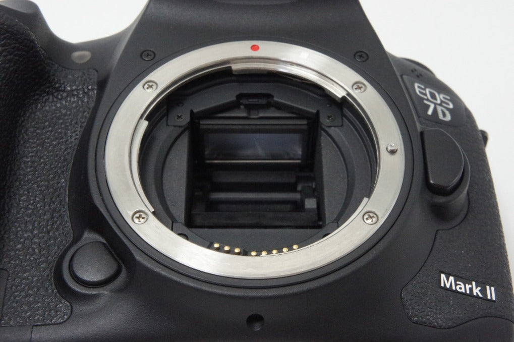 美品 Canon キヤノン EOS 7D Mark II ボディ デジタル一眼レフカメラ 260702j