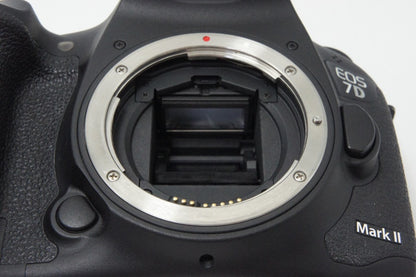 美品 Canon キヤノン EOS 7D Mark II ボディ デジタル一眼レフカメラ 260702j