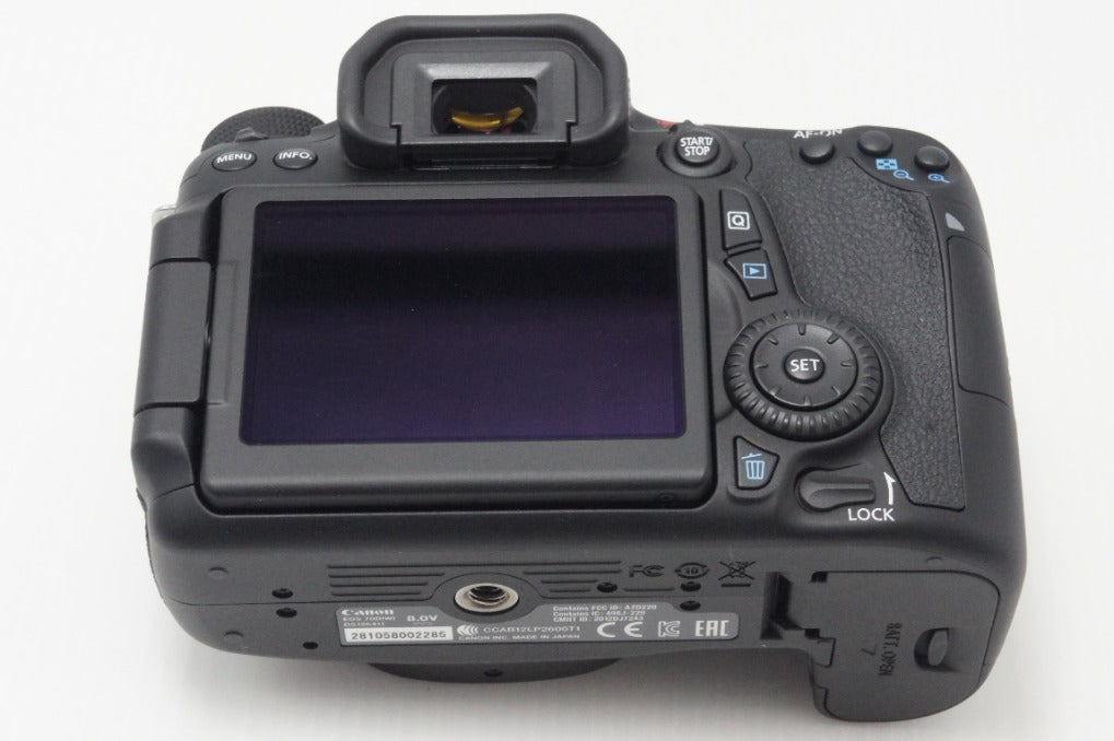 新品級 Canon キヤノン EOS 70D ボディ デジタル一眼レフカメラ 260702k