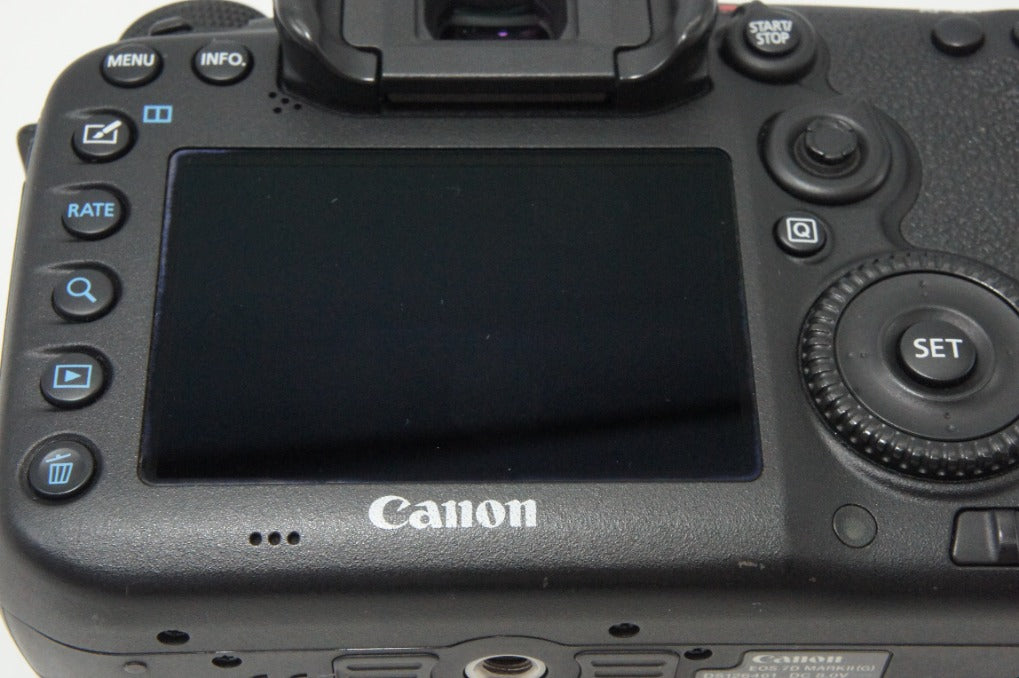 美品 Canon キヤノン EOS 7D Mark II ボディ デジタル一眼レフカメラ 260702j