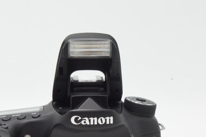 新品級 Canon キヤノン EOS 70D ボディ デジタル一眼レフカメラ 260702k