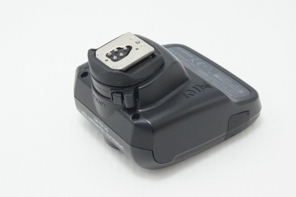 美品 Canon キヤノン SPEEDLITE TRANSMITTER ST-E3-RT スピードライトトランスミッター ケース付 260702u