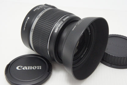 美品 Canon キヤノン EF-S 18-55mm F3.5-5.6 IS APS-C ズームレンズ フード付 260703g
