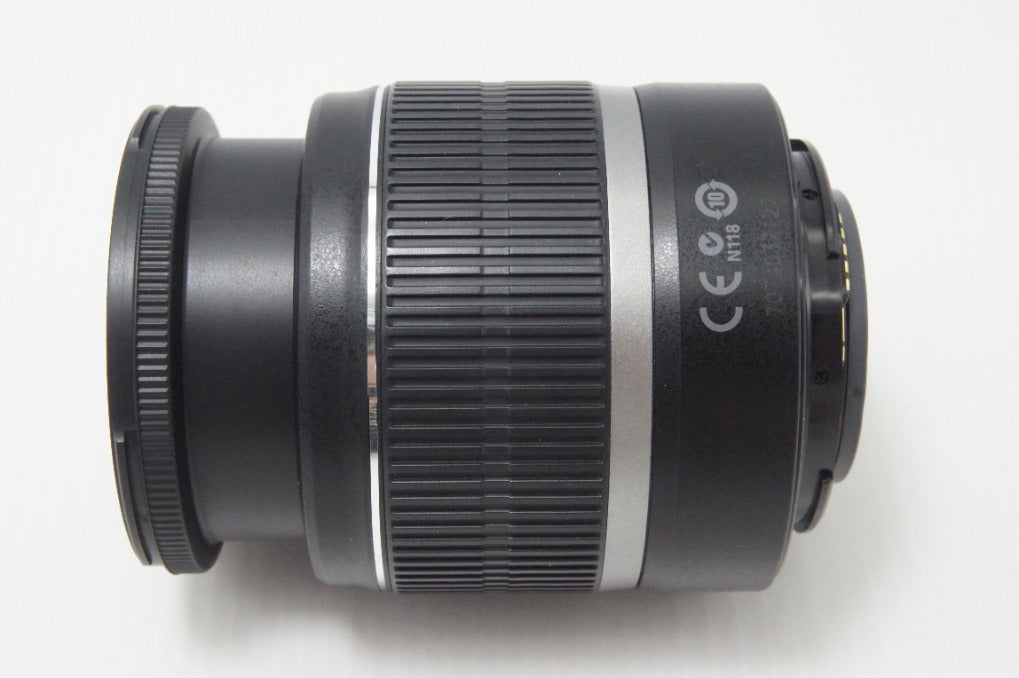 美品 Canon キヤノン EF-S 18-55mm F3.5-5.6 IS APS-C ズームレンズ フード付 260703g