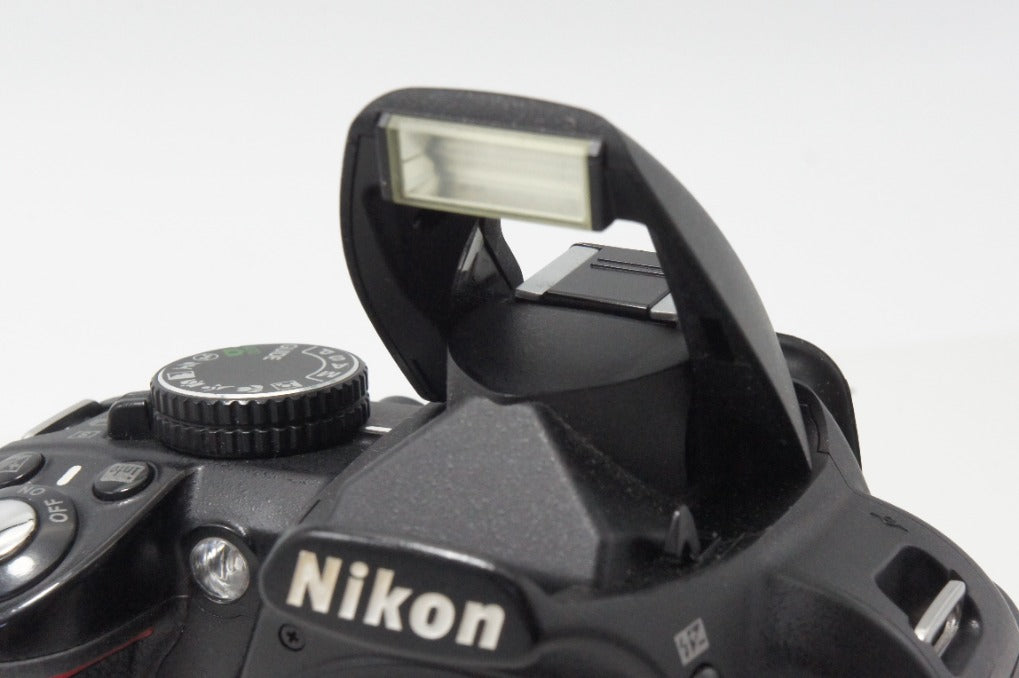 Nikon ニコン D3100 ボディ + AF-S DX 18-55mm VR レンズキット デジタル一眼レフカメラ 260703l