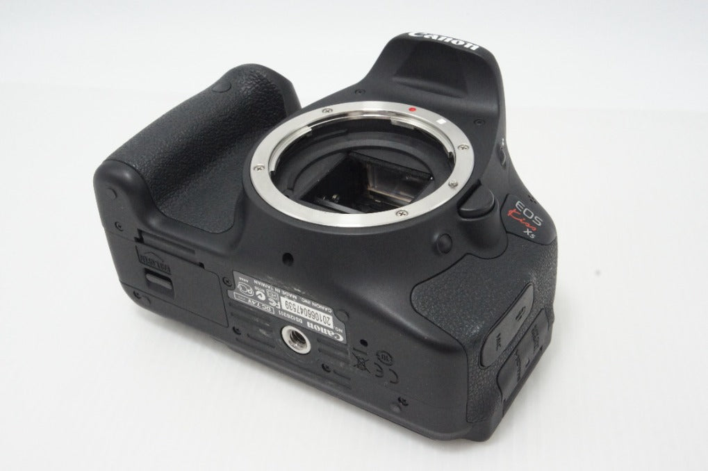 良品 Canon キヤノン EOS Kiss X5 ボディ + EF-S 18-55mm IS II レンズキット デジタル一眼レフカメラ 260703z