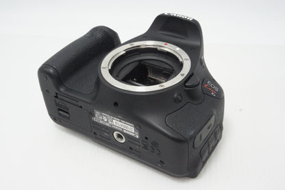 良品 Canon キヤノン EOS Kiss X5 ボディ + EF-S 18-55mm IS II レンズキット デジタル一眼レフカメラ 260703z