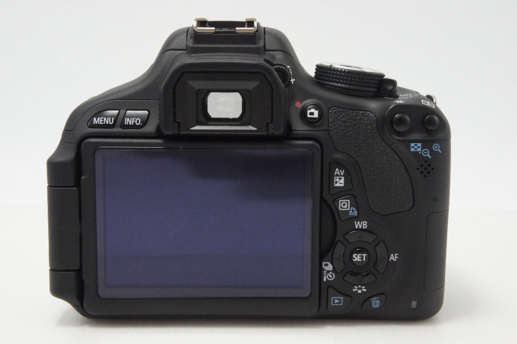 良品 Canon キヤノン EOS Kiss X5 ボディ + EF-S 18-55mm IS II レンズキット デジタル一眼レフカメラ 260703z