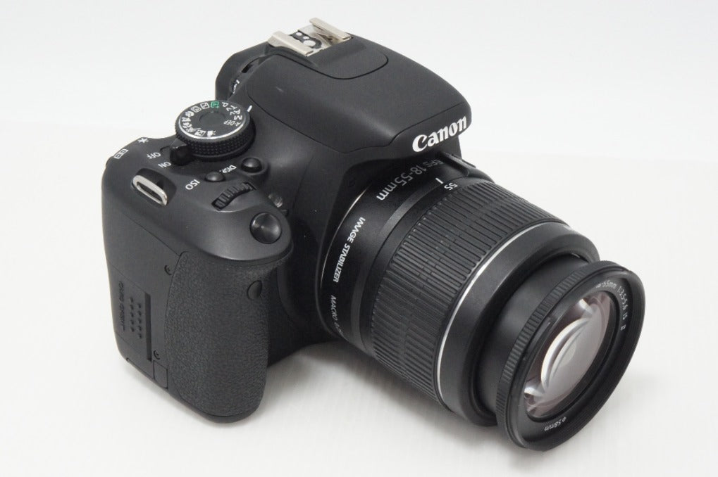 良品 Canon キヤノン EOS Kiss X5 ボディ + EF-S 18-55mm IS II レンズキット デジタル一眼レフカメラ 260703z