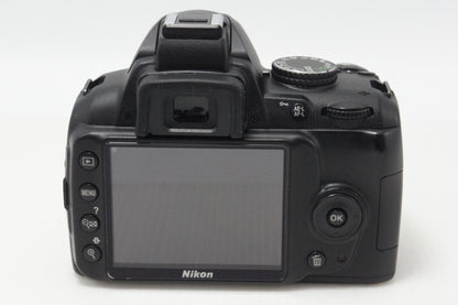 美品 Nikon ニコン D3000 レンズキット (AF-S DX NIKKOR 18-55mm F3.5-5.6G VR) デジタル一眼レフカメラ 260706a