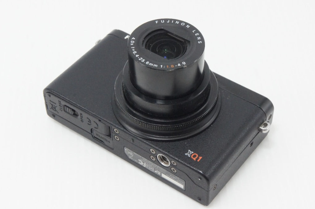 FUJIFILM フジフィルム XQ1 コンパクトデジタルカメラ ブラック 元箱付