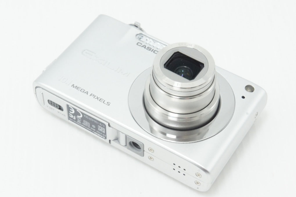 美品 CASIO カシオ EXILIM EX-Z100 コンパクトデジタルカメラ シルバー 元箱付 260706ai