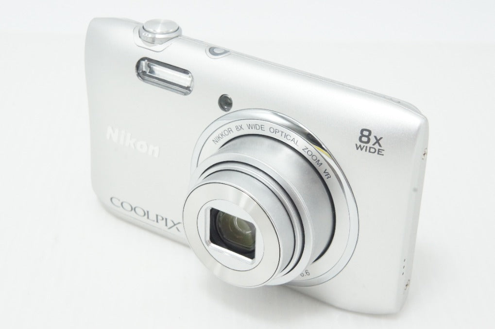 良品 Nikon ニコン COOLPIX S3600 コンパクトデジタルカメラ クリスタルシルバー 元箱付 260706g